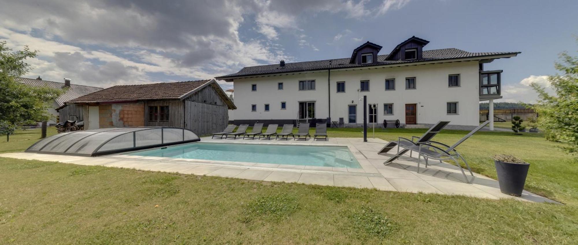 Landurlaub Eichinger Inklusive Aktivcard! E-ladesaeule! Ganz Jahres Beheizter Salzwasserpool Appartement *