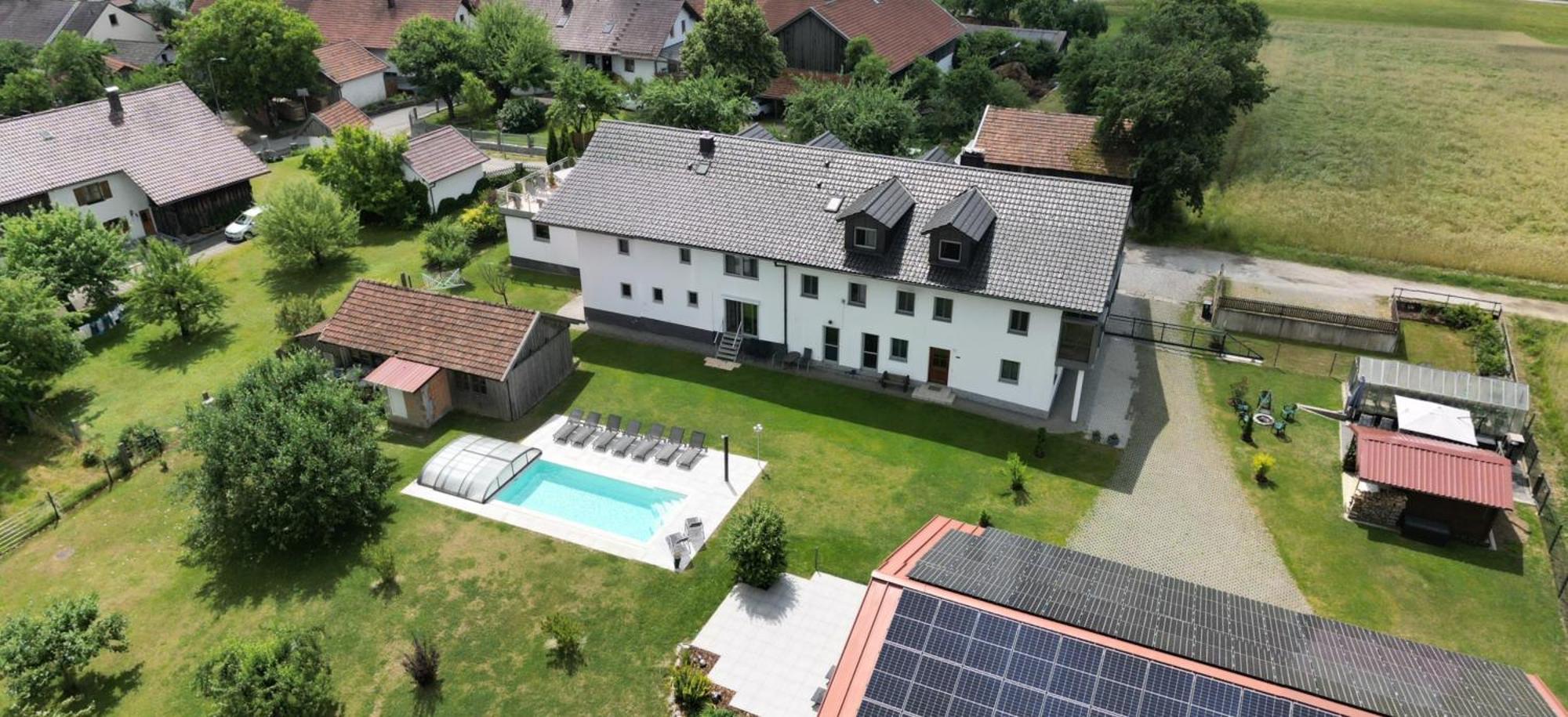 Landurlaub Eichinger Inklusive Aktivcard! E-ladesaeule! Ganz Jahres Beheizter Salzwasserpool Appartement